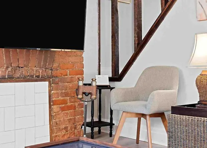 Hip And Bright Lawerenceville 2 Bed Easy Parking Holiday home Pittsburgh