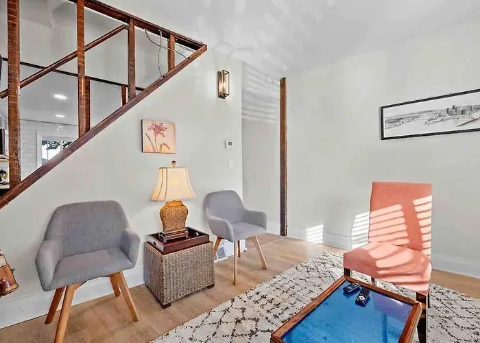 Hip And Bright Lawerenceville 2 Bed Easy Parking Holiday home Pittsburgh