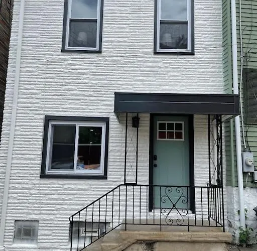 Hip And Bright Lawerenceville 2 Bed Easy Parking Holiday home