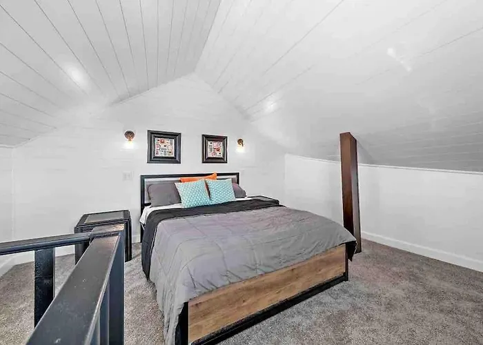 Holiday home Hip And Bright Lawerenceville 2 Bed Easy Parking