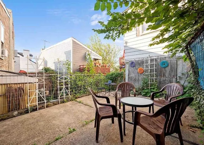 Holiday home Hip And Bright Lawerenceville 2 Bed Easy Parking